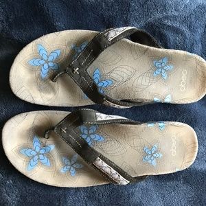 ABEO Vibram sole flip flops size 9